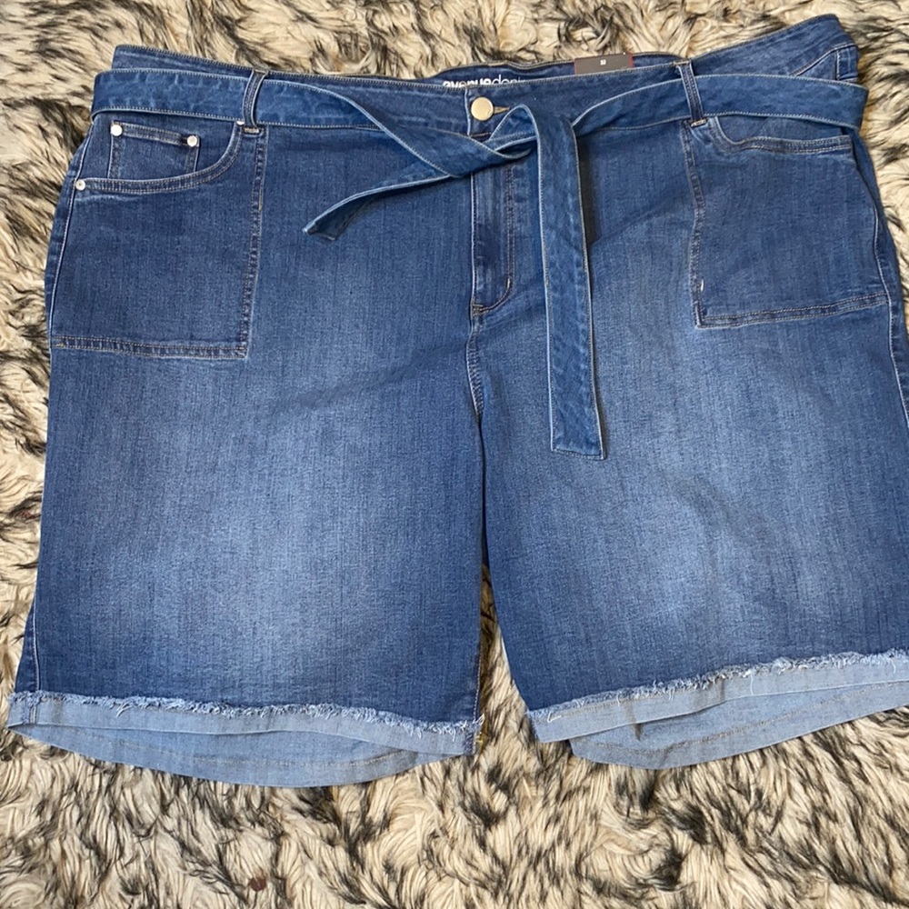 Avenue Denim Shorts Sz 32 Belt